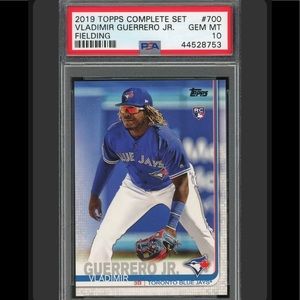 Vladimir Guerrero Jr 2019 Topps Complete Set Fielding Rookie Card #700 PSA 10